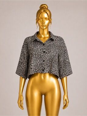 Leopard Print Cropped Button-Up Shirt Short Sleeve Collared Blouse Women’s
